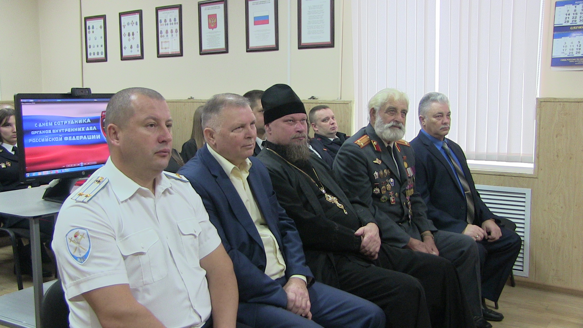 Глава администрации Борисовского района Николай Давыдов поздравил полицейских с профессиональным праздником