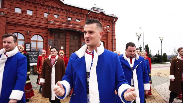 Творческий коллектив из Старого Оскола принял участие во Всероссийской акции по исполнению песни «Я русский».
