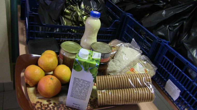 Обучающийся  Борисовской школы имени Рудого А.М. получают завтраки  в виде сухих пайков.