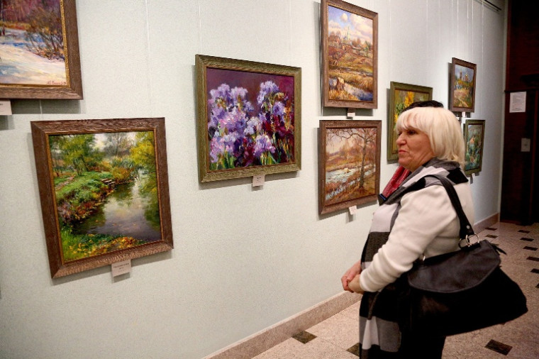 «Прекрасное без прикрас», так называется персональная выставка борисовского художника Александра Иванова, которая открылась вчера в Белгородском художественном музее..