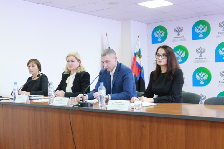 В Управлении Росреестра по Белгородской области подвели итоги работы Общественного совета за 2022 год.