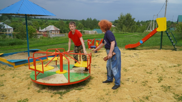детская площадка в селе Чуланово.