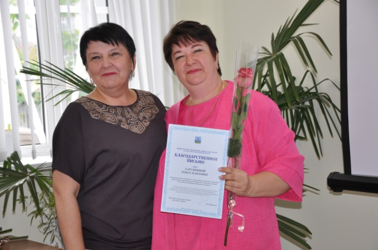 Соцработников Борисовского района поздравили с профессиональным праздником.