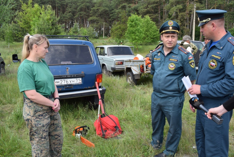 Строевой смотр добровольной пожарной дружины прошёл в Борисовском районе.
