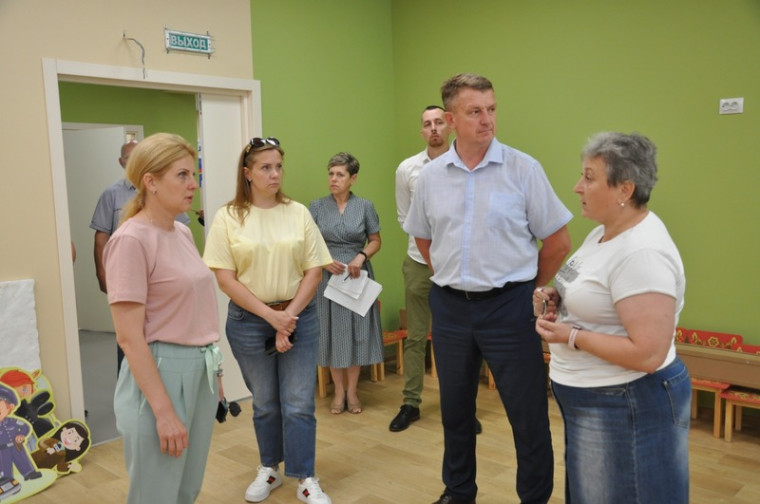 Министр строительства Белгородской области Оксана Козлитина посетила Борисовский район.