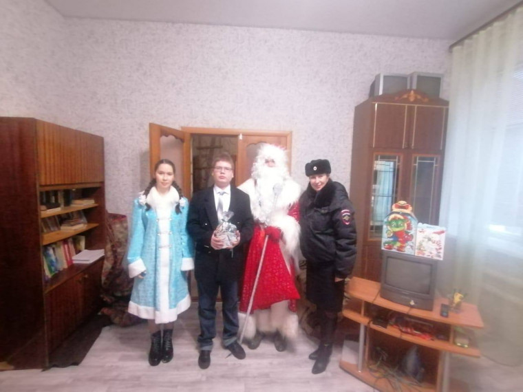 Борисовские полицейские присоединились к Всероссийской благотворительной акции «Полицейский Дед Мороз».